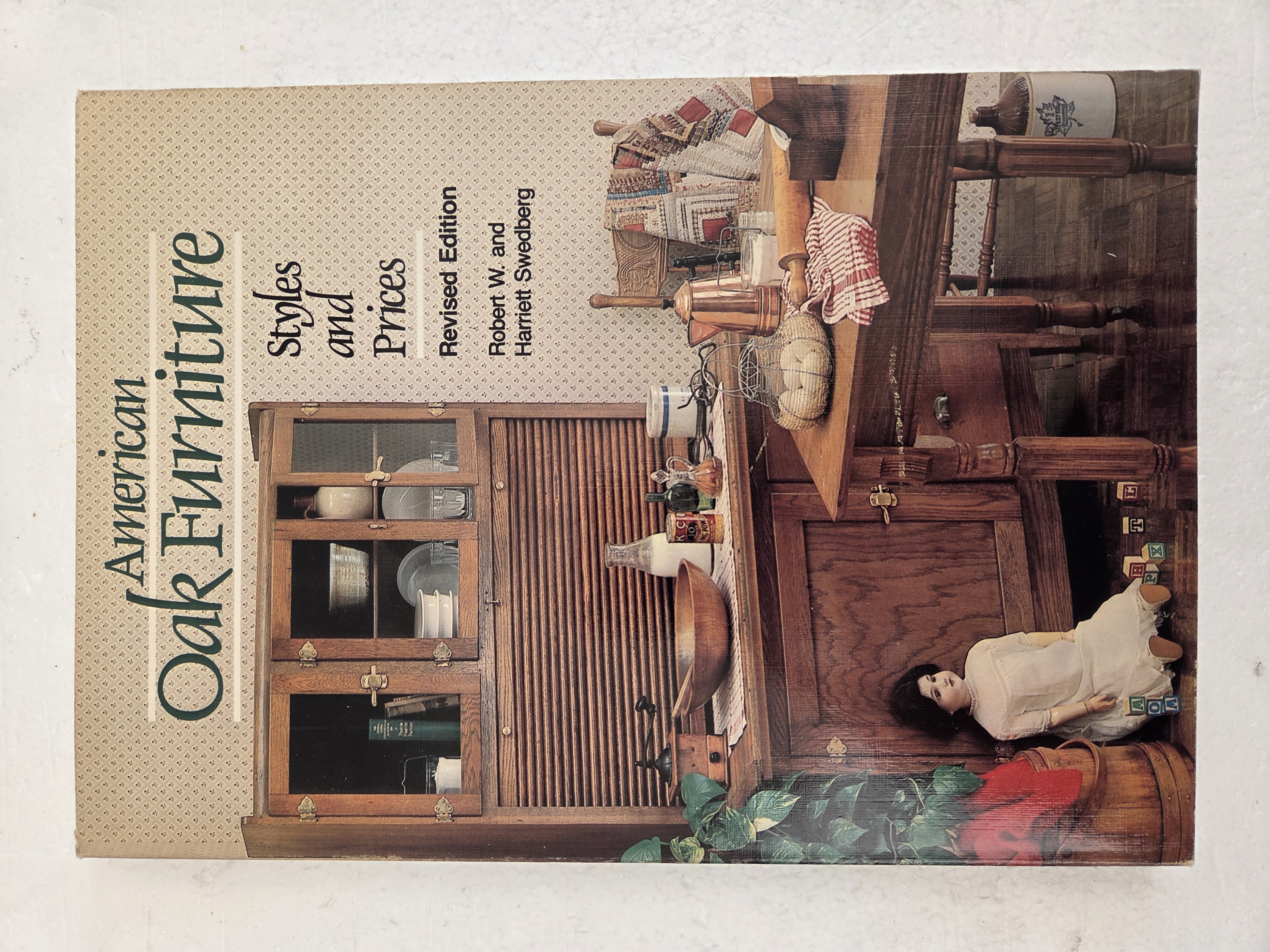 American Oak Furniture (revised edition) – Robert W. and Harriett Swedberg
